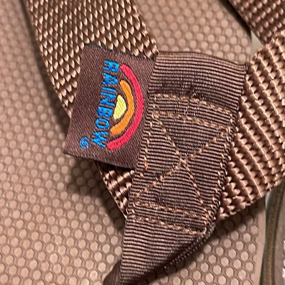 RAINBOW The Classic Rubber Woman’s Water Sandal. Size Small. Brown and Tan. - Picture 5 of 15